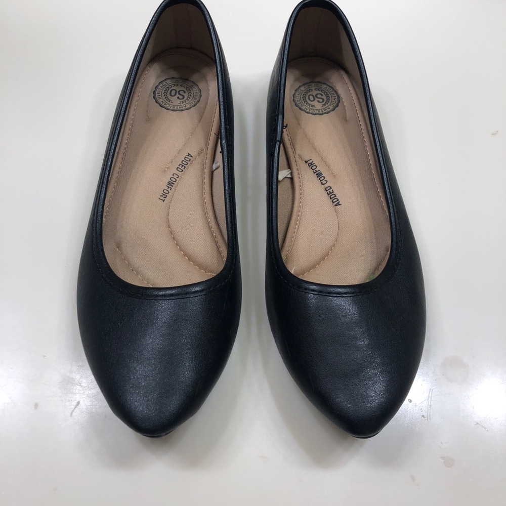 Black flats - shoes